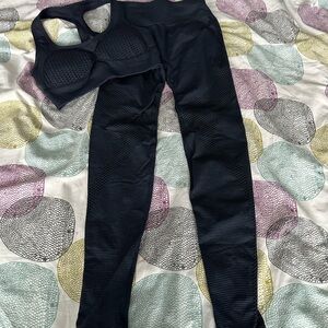 Gym shark bra and leggings size s/xs